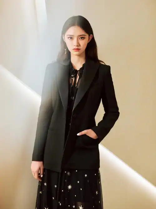 林允西装纱裙甜酷写真图片36