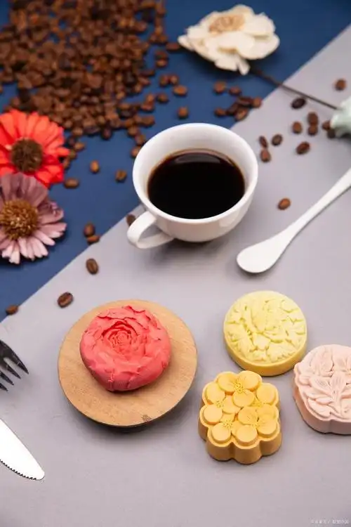 浓香四溢,味觉盛宴:咖啡月饼的新体验