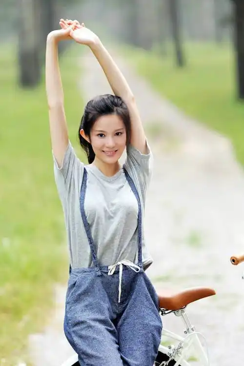 美少女明星邬靖靖的图集