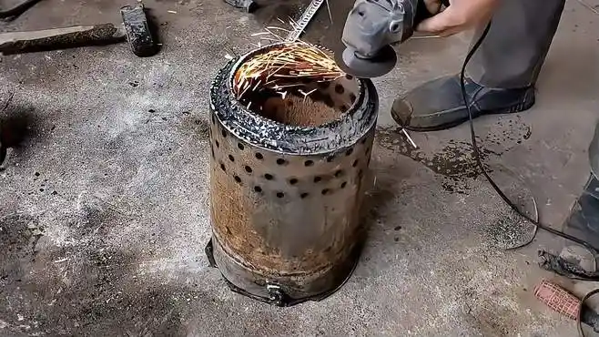 利用废煤气罐改装一个柴火 气化炉 省柴气化炉很实用-生活视频-搜狐