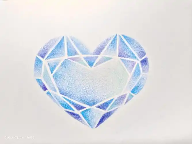 下午画的一幅彩铅钻石,用的平涂,叠画和渐变画法,用的160g康颂素描纸