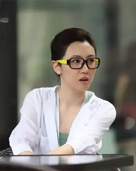 "中国好闺蜜"王博谷借新剧变身"职场相亲狂"