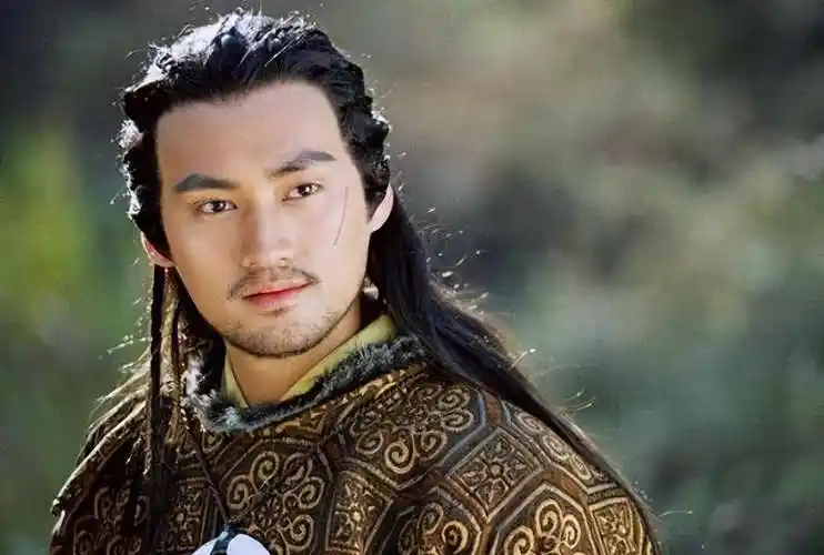 这部剧中何润东的造型不忍直视,而且还碰上了胡歌和彭于晏,其中还有