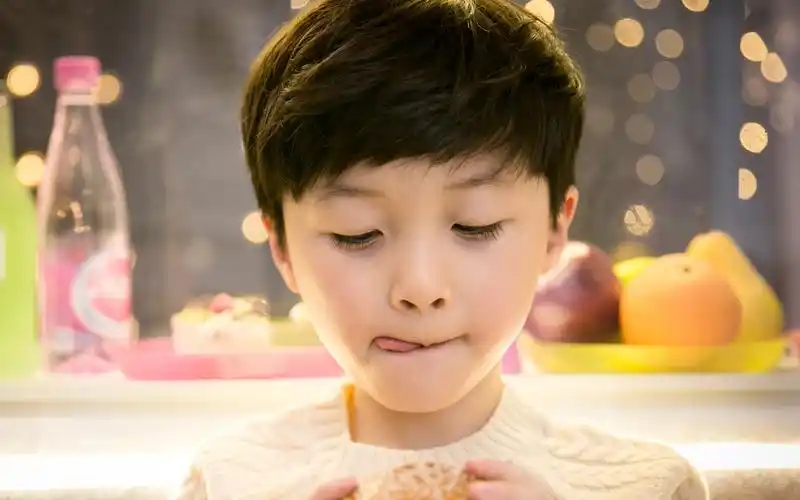 可爱童星石悦安鑫写真高清桌面壁纸下载