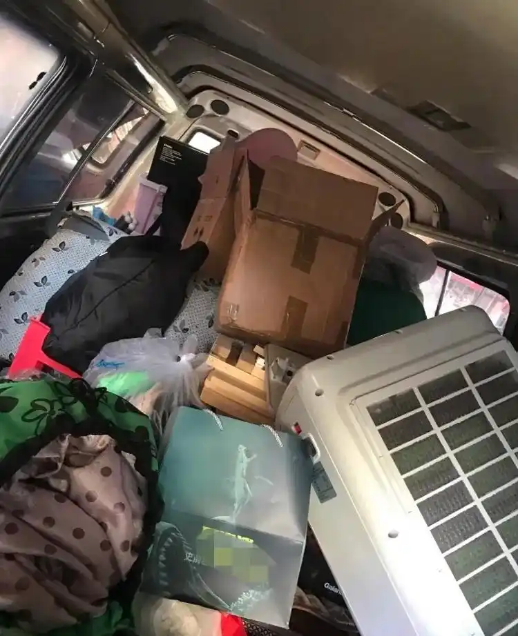 我挥一挥衣袖把五年来所有的行李打包回家了