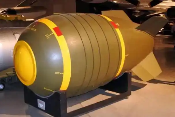 美扩大核武库,中俄收到挑战书,24小时不到,中方首波反制到位