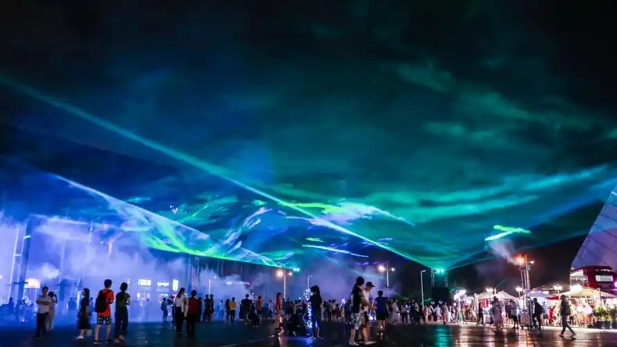 琉璃之色极光之夜 oppo携r17在深圳上演浪漫极光秀