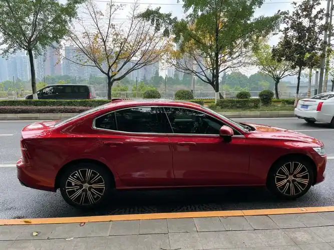 防一血女司机沃尔沃s60智远豪华熔岩红色超简单提车作业