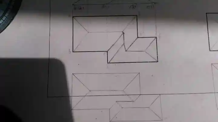 同坡屋面的补全是不是存在多解的如果是以什么原则来选择解呢