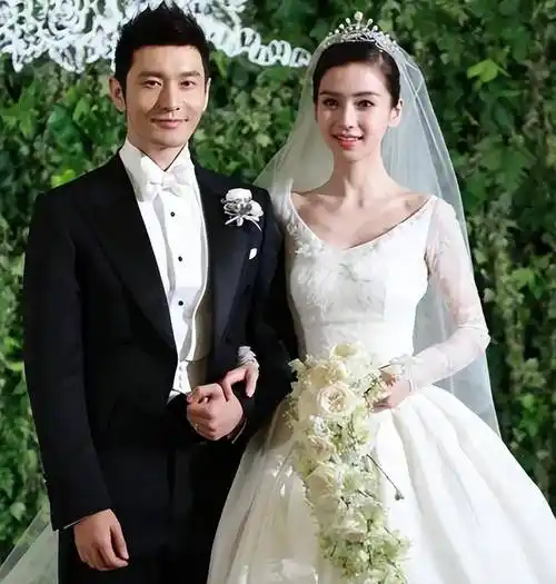 原创离开黄晓明杨颖四处受冷眼资源下滑是什么原因导致