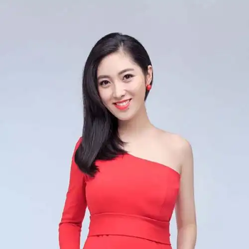 何卿,中国女主持人,出生于安徽芜湖1986年10月12日,2009年毕业于北京