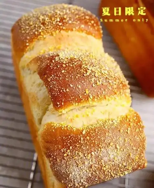 95夏季畅销面包,口感软糯清新的玉米鲜奶吐司材料简单,在家就可以