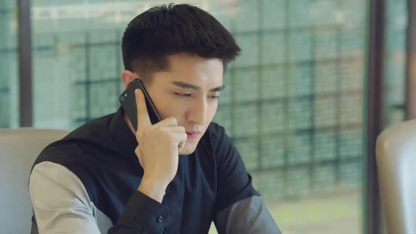 金瀚在《你和我的倾城时光》帅气剧照,你被这个硬汉子圈粉了吗?