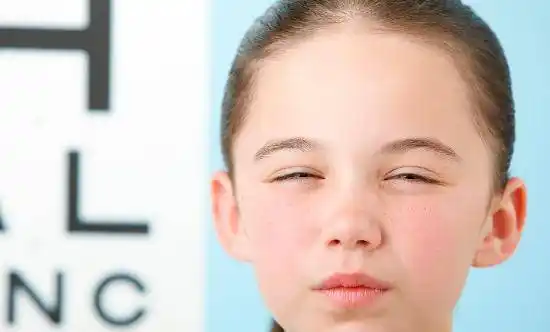 近视眼在看不清的时候,为什么眯着眼睛就能看清了?_物体_生活_眼镜