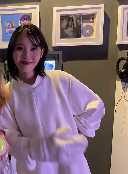 iu出道十五周年快乐##iu##李知恩