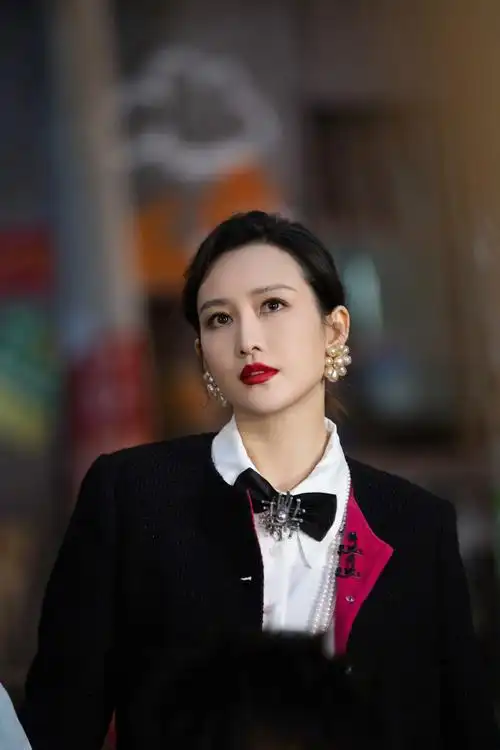 王鸥超话#王鸥大侦探##大侦探城市暗影#西柚市案复一案,暗影重重,接