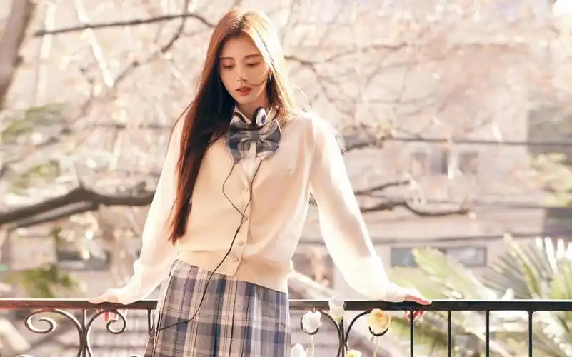 jk制服鞠婧祎,四千年美女