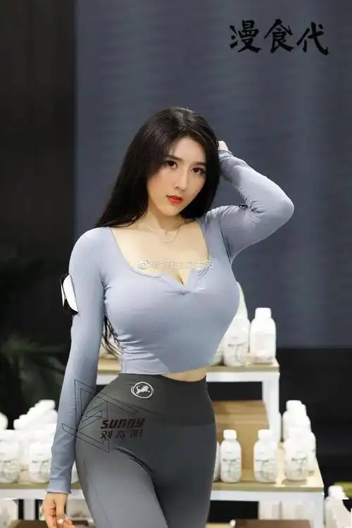 95后健身女神,这身材我馋了._刘太阳