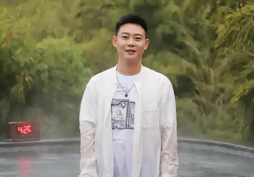 原创德云社大管家栾云平粉丝超百万送福利让人意外栾怼怼上线