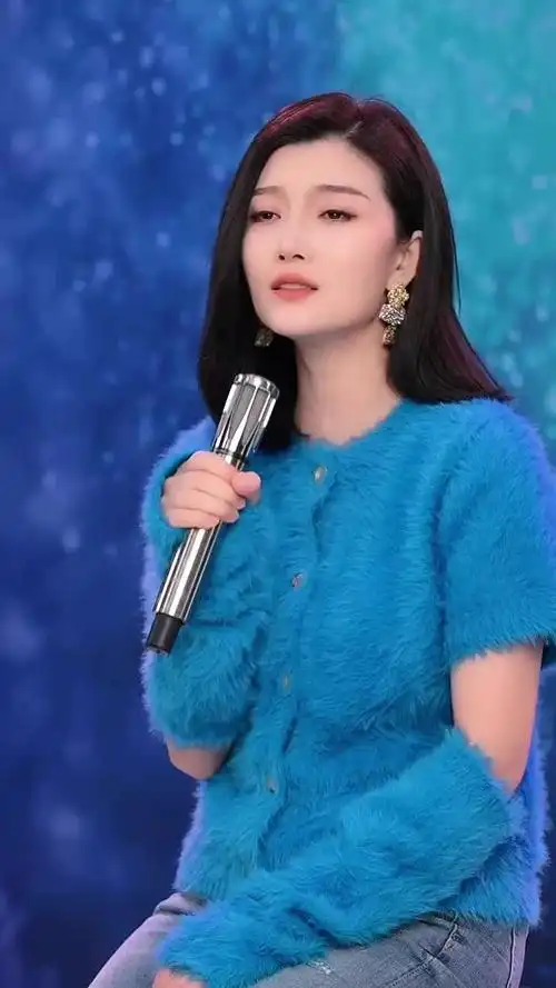 想把时间的钟再能拨到从前歌手冷漠漠小曼官方账号杨小曼吐槽大会