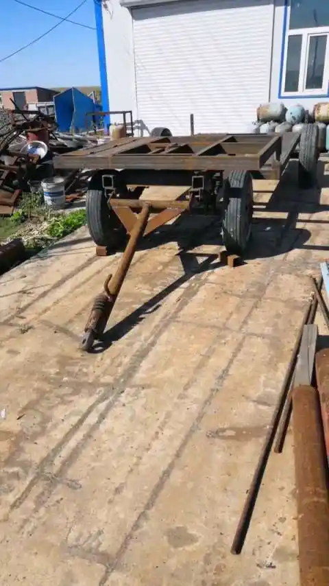 四个轱辘拉收割机板车