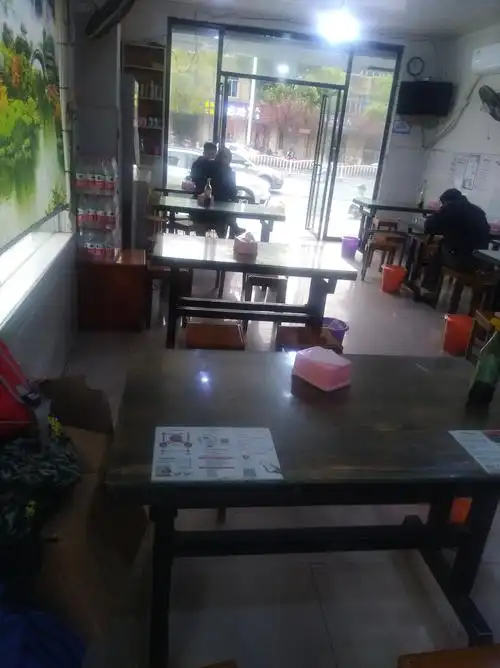 小餐饮店生意难做应该怎么破