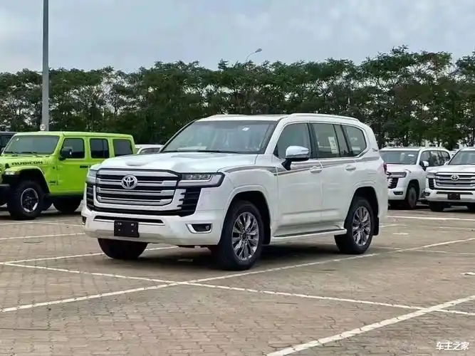 丰田酷路泽5700具备越野车功能又能城市中行驶