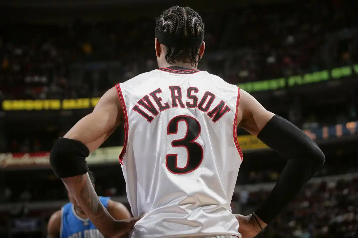 ai巅峰已经过了,现在想求个艾弗森的闪图当q头像.