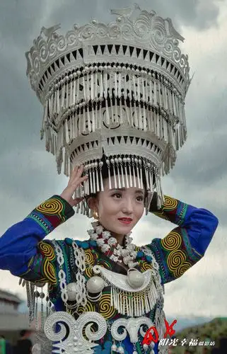 大凉山随拍影像《彝族姑娘》