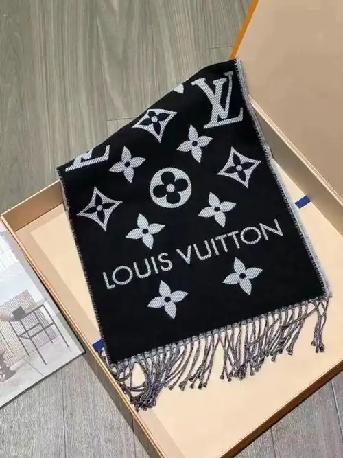 秋日吸睛时尚单品01lv老花围巾01