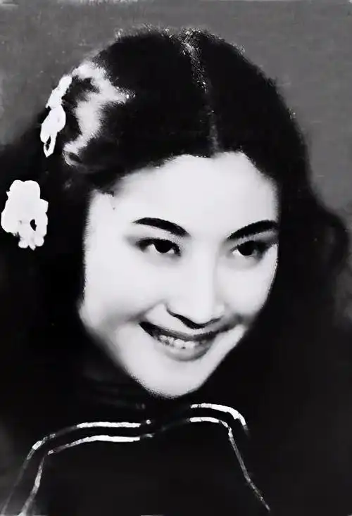 言慧珠:三次结婚,三次自杀,47岁时写下5封遗书后身亡|俞振飞|京剧