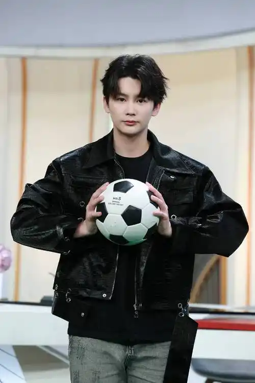 姚六一做客央视频《大咖陪你看》,大胆预测突尼斯vs