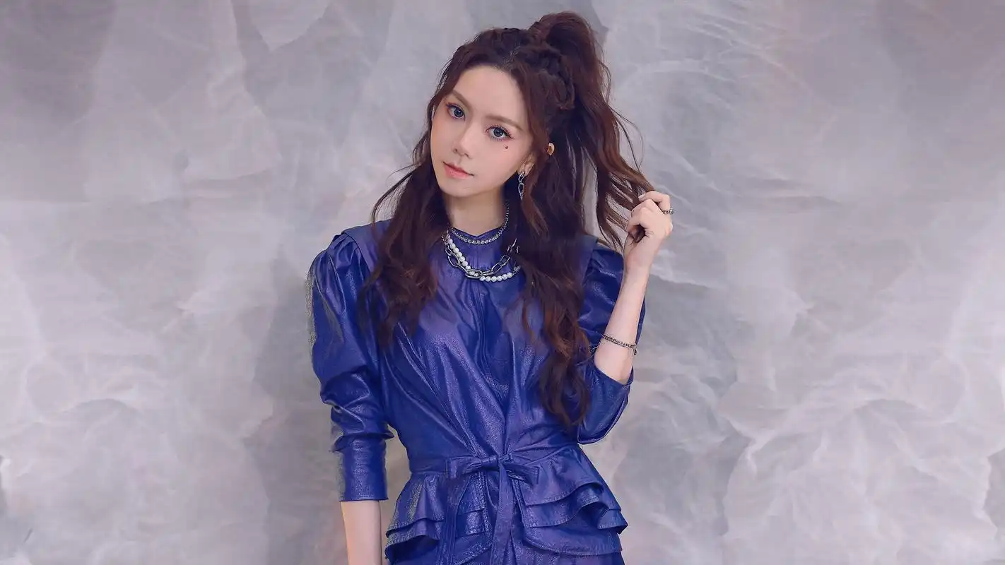 歌手邓紫棋图片桌面壁纸_邓紫棋壁纸高清_三千图片网