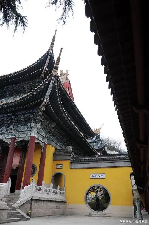 金山寺,这座坐落在江南水乡的古老寺庙,承载着丰富的历史文化底蕴和