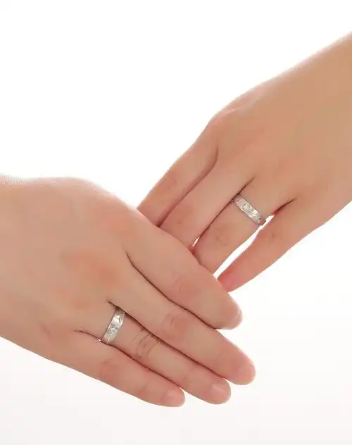 爱的盟誓 张万福18k白金钻石女款对戒