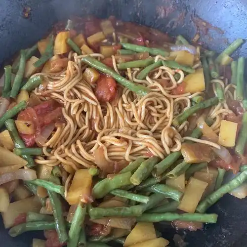 15分钟出锅,家里有啥食材就往里放的焖面