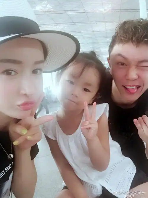 回顾何彦霓长得漂亮演技好出道18年没绯闻嫁著名演员生一女