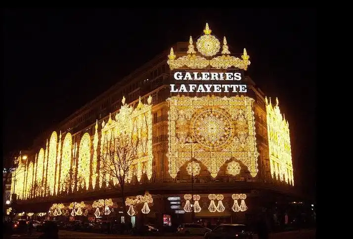 老佛爷百货今年10月在上海开出首店 落户陆家嘴-开店邦