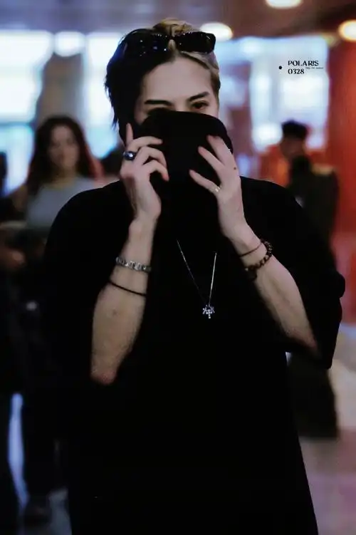 王嘉尔把西游记纹身上