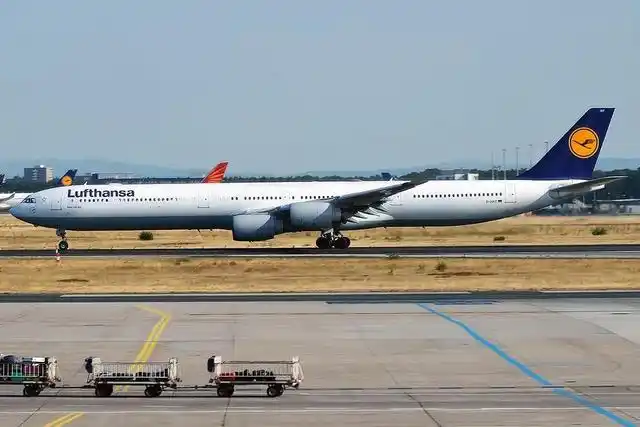 空客330是大飞机吗,空客a380多少钱一架(世界十大最大的客机)