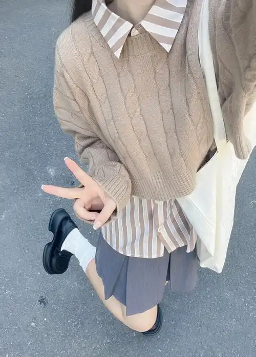 叠穿的快乐秋天怎么少得了卡其色毛衣