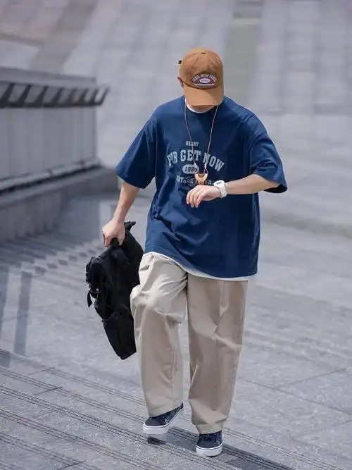 瘦高个偏黑男生穿衣搭配图