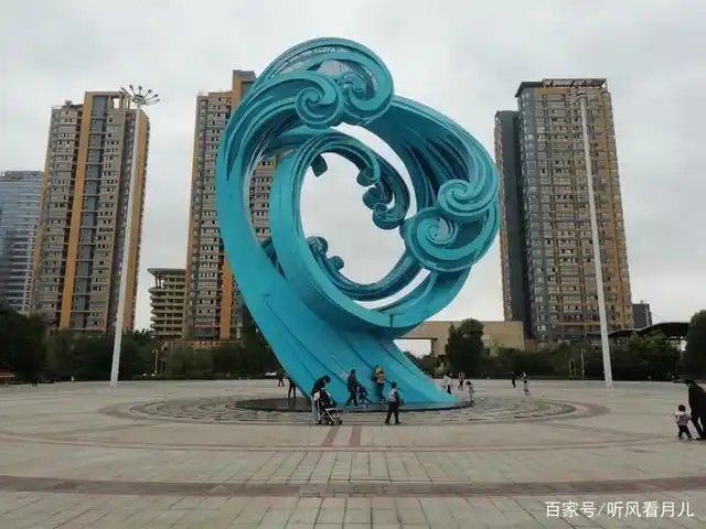 合川 人民广场,离文峰塔公园不远的一个城市广场,因为离得近就去逛了