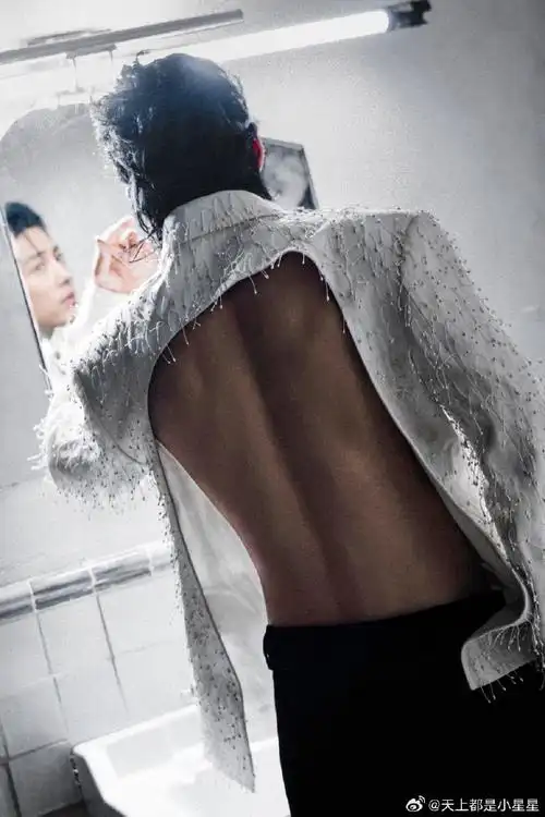 肖战cue身材##肖战想尝试骑行##肖战陌森眼镜品牌代言人