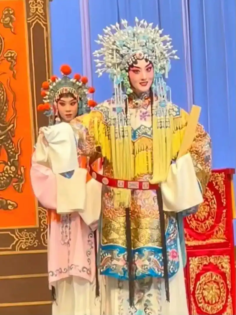 "王宝钏低头用目看"国家京剧院一团梅派青衣 #国京朱虹 #梅 - 抖音