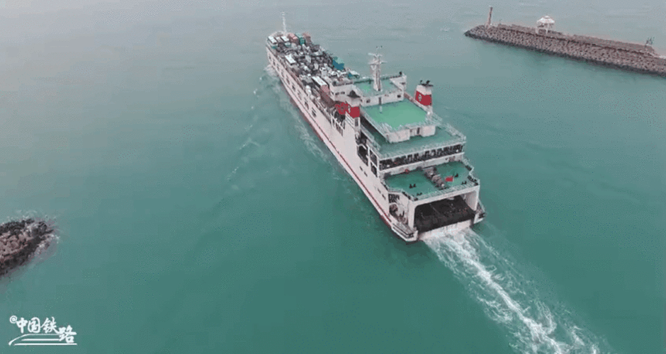 经过大约一个多小时便能抵达海南海口市,而火车下船操作与上船时基本