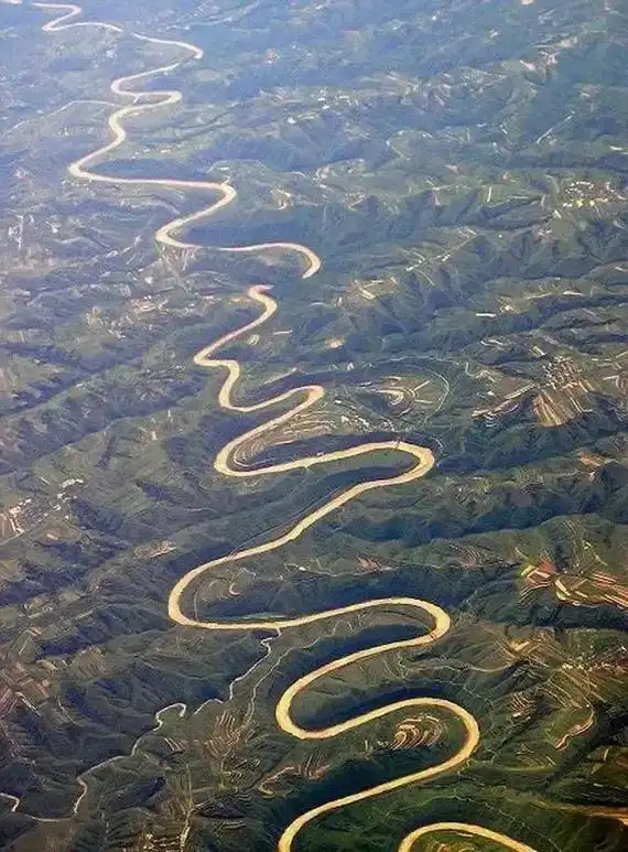 黄河 - -你奔腾着华夏千万年来伟大的赞歌 诗:邓飞 我立于