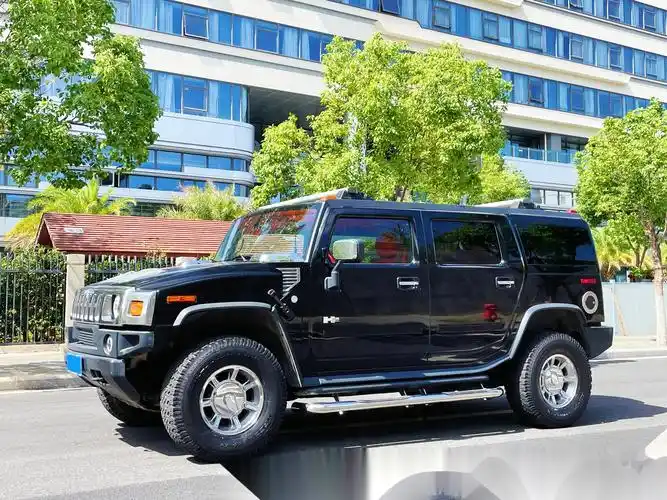 汽车市场上有很多不同的车型,每辆车都有自己的特色.