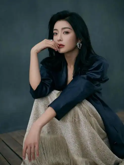 monsevenpress丨种丹妮