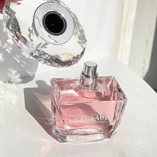 心木 琥珀 麝香versace范思哲晶钻粉钻香恋水晶女士淡香水9615